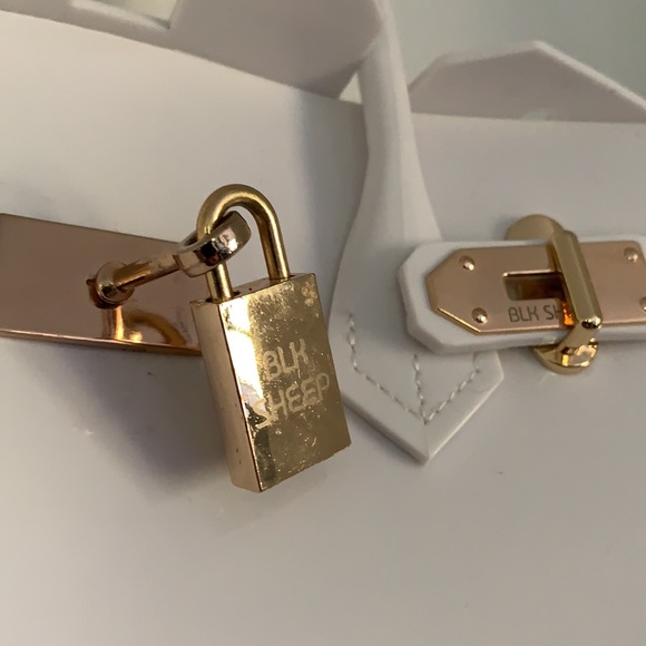 Black Sheep Scarf Bag - Picture 11 of 14